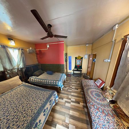 Calcutta Backpackers Homestay -Only For Backpackers & Travellers Экстерьер фото