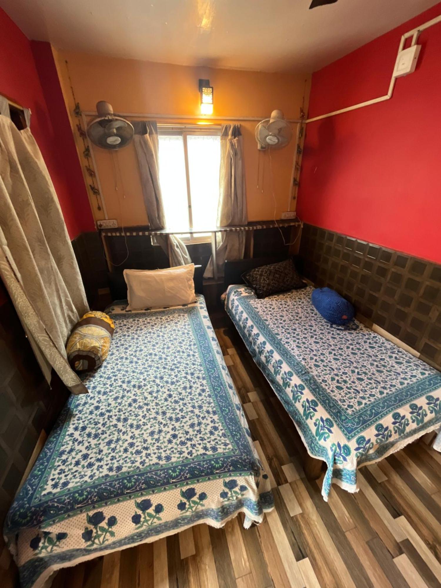 Calcutta Backpackers Homestay -Only For Backpackers & Travellers Экстерьер фото
