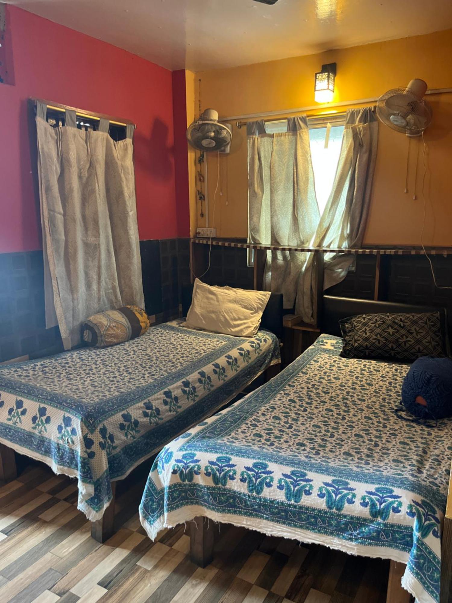 Calcutta Backpackers Homestay -Only For Backpackers & Travellers Экстерьер фото
